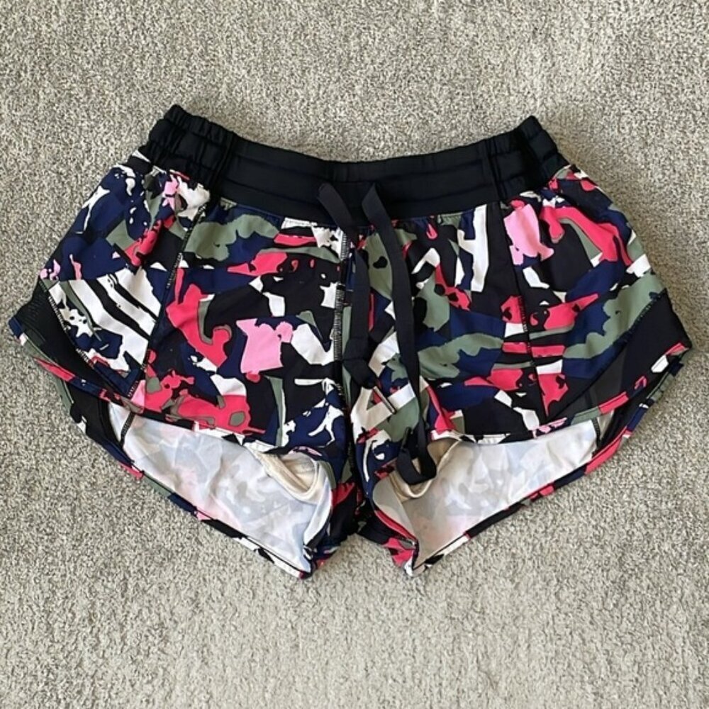 EC Lululemon Hotty Hot Shorts - Pop Cut Boom Juice Multi / Black - Size 4